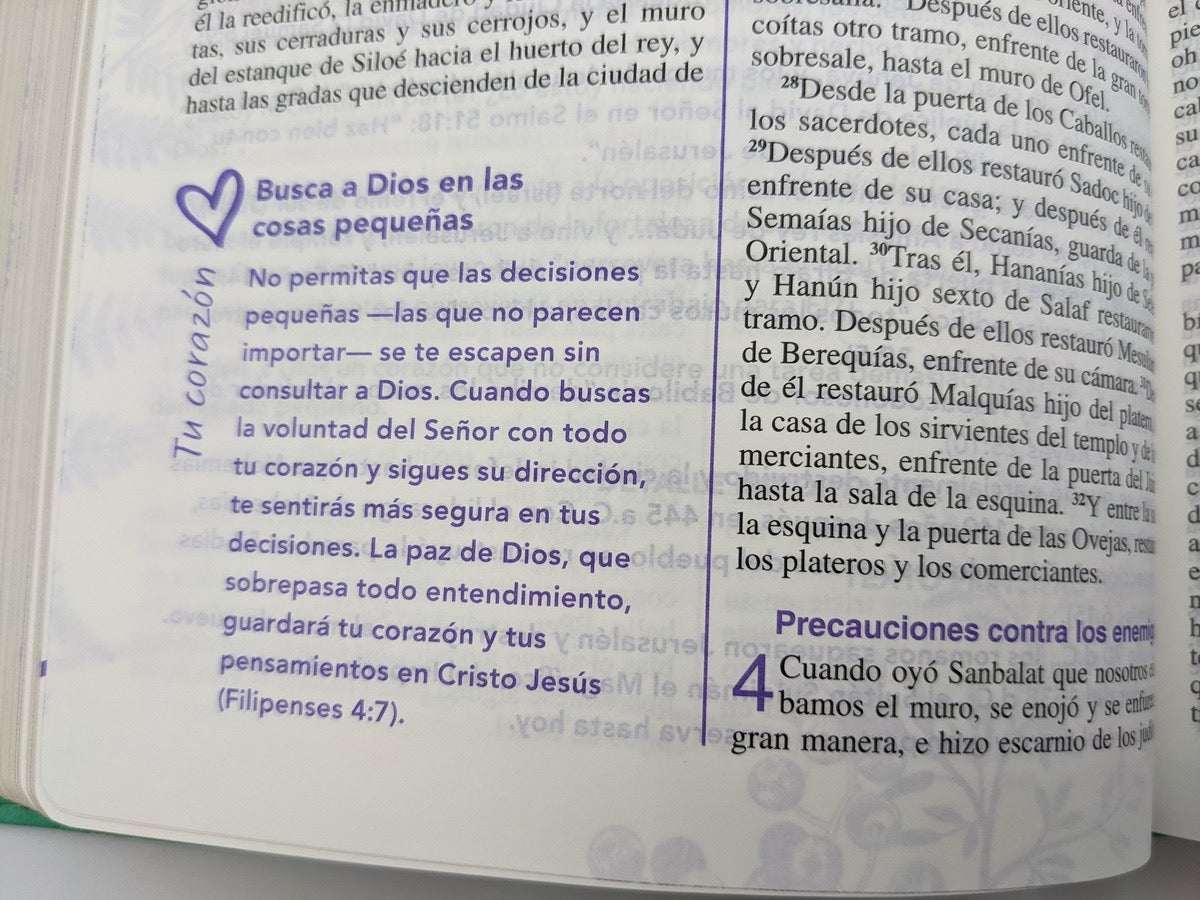 Biblia RVR 1960 de Una Joven Conforme al Corazón De Dios