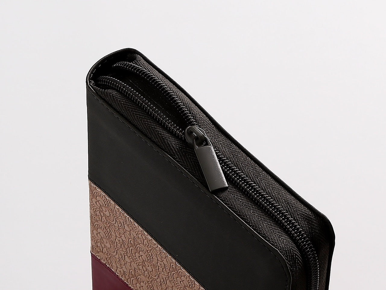 Biblia NVI letra grande con cierre